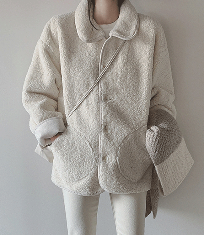 큐티 라운드카라 뽀글 양털 자켓